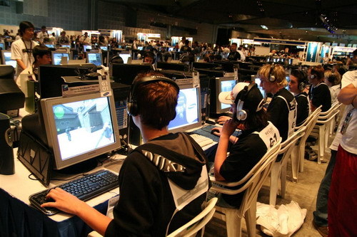 现了极强的 现了极强的