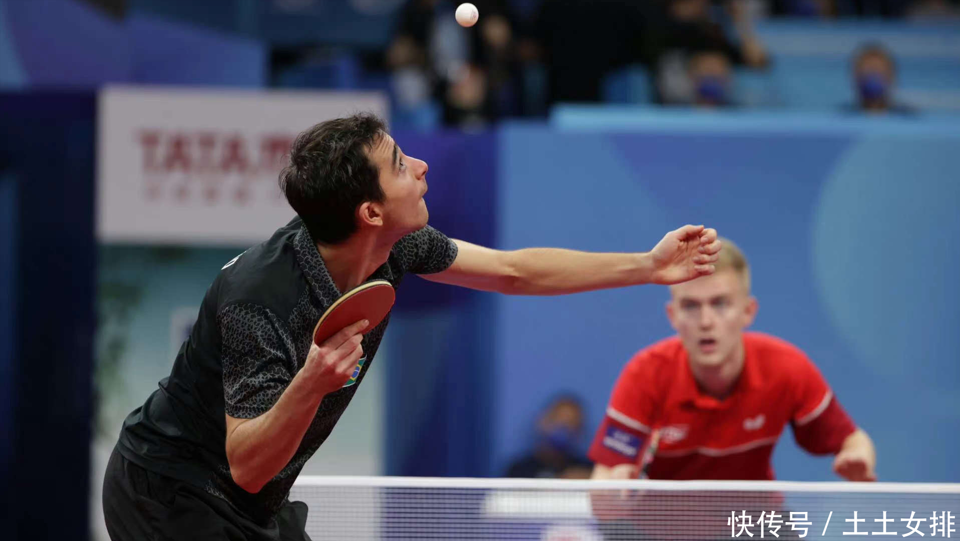 年雄厚的沙 年雄厚的沙